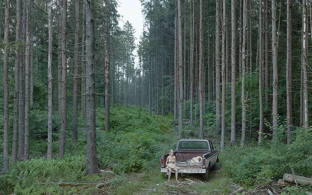 单帧电影风格摄影图片学习参考素材，美国艺术摄影师Gregory Crewdson作品集照片欣赏