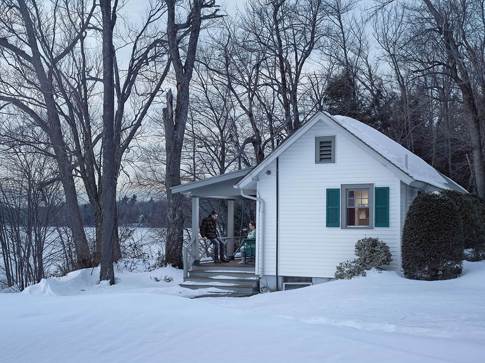 单帧电影风格摄影图片学习参考素材，美国艺术摄影师Gregory Crewdson作品集照片欣赏