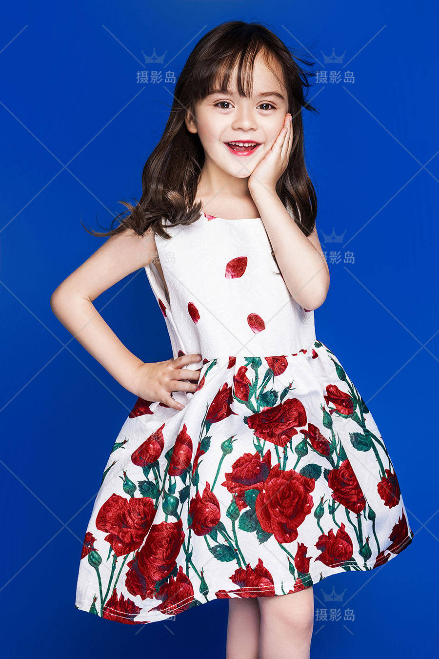 时尚女孩女童儿童摄影艺术照样片样册，蓝色纯色背景PS字体素材