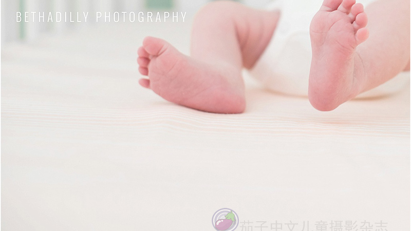 新生儿摄影技巧：同一姿势多角度拍摄
