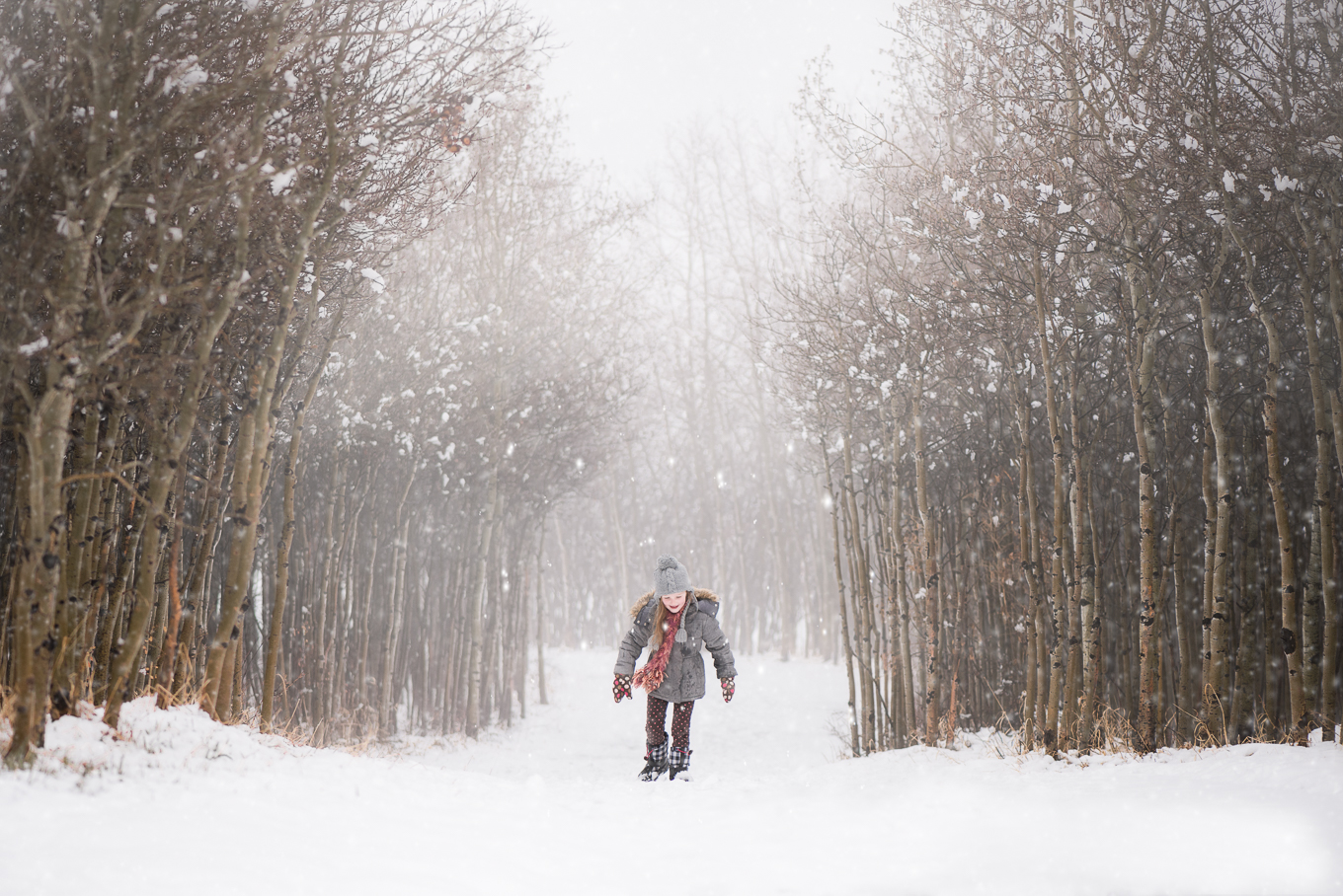 冬季雪地儿童摄影作品