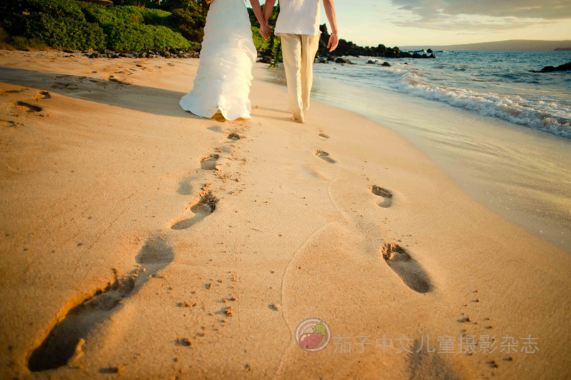 海边沙滩婚纱照片