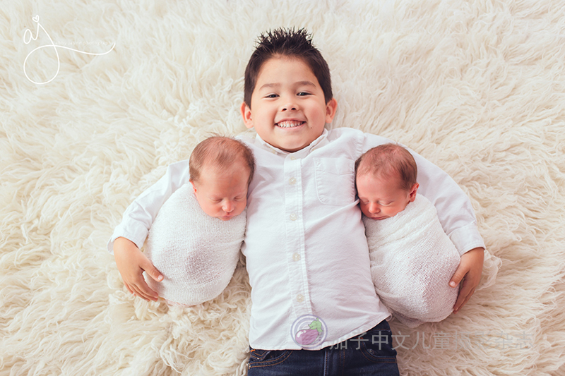 双胞胎新生儿摄影作品