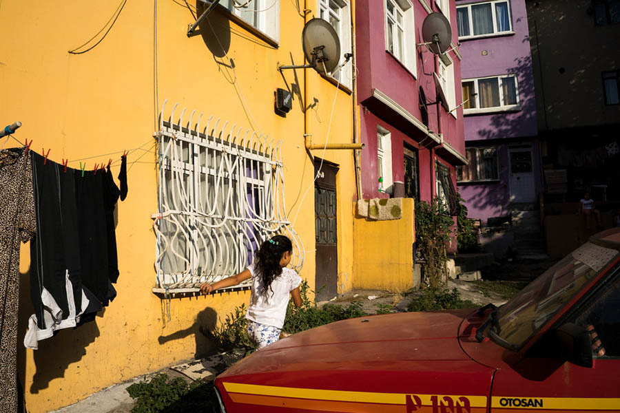 Andreas Neophytou趣味彩色街头摄影作品欣赏，色彩光影艺术作品