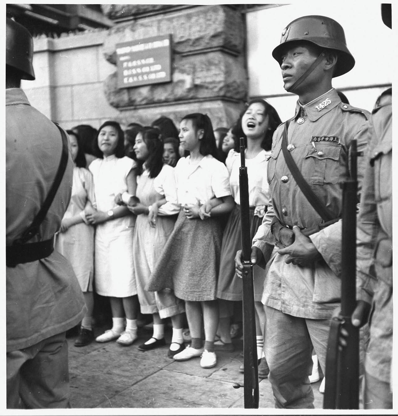 中国的摄影集1947~1949民生老旧照片及PDF素材-Jack Birns 杰克伯恩斯拍摄