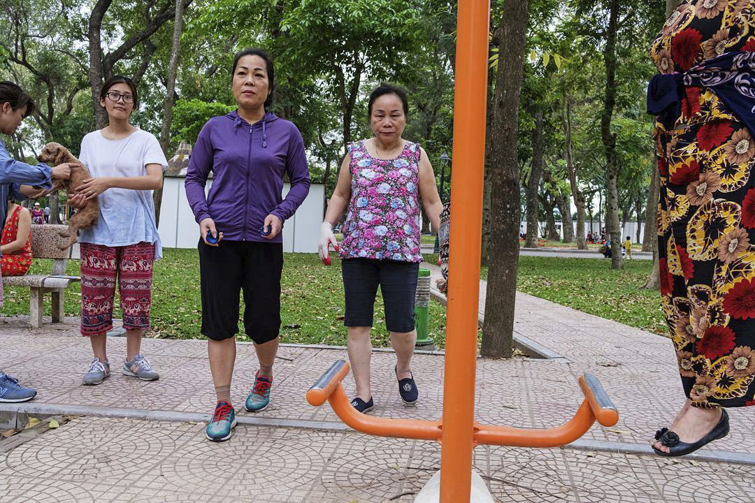 趣味街拍、街头摄影艺术学习图片参考素材- 波兰摄影师 Maciej Dakowicz作品集欣赏