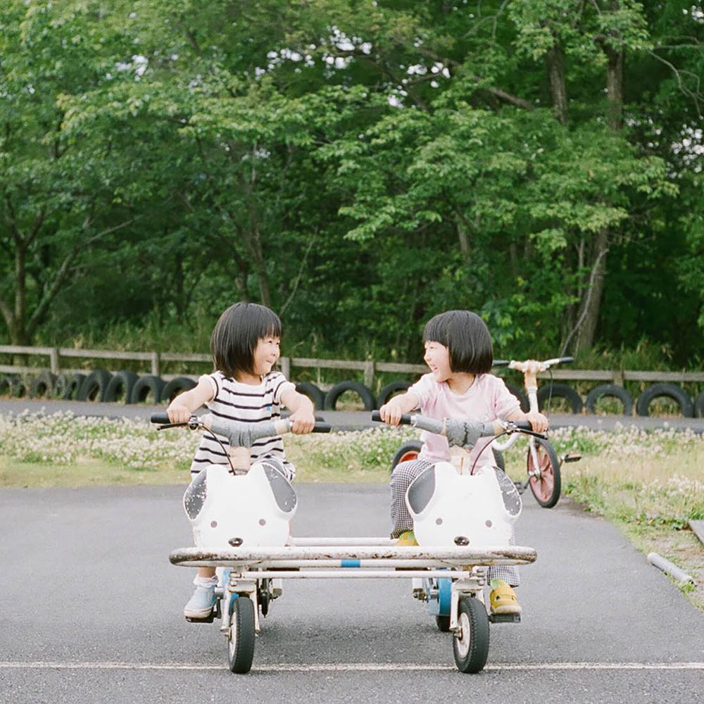 纪实儿童跟拍、家庭生活摄影作品照片拍摄学习参考素材，日本摄影师冢本将人masato tsukamoto图片欣赏