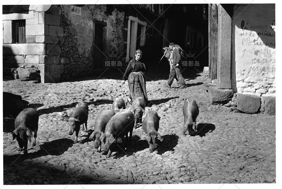 国外五六十年代人文纪实摄影图库，奥地利马格南女性摄影师Inge Morath作品集欣赏