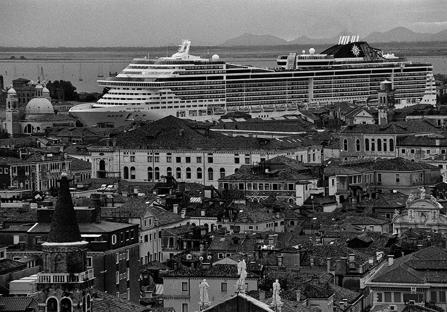 意大利伟大摄影家Gianni Berengo Gardin街头黑白纪实摄影作品合集欣赏