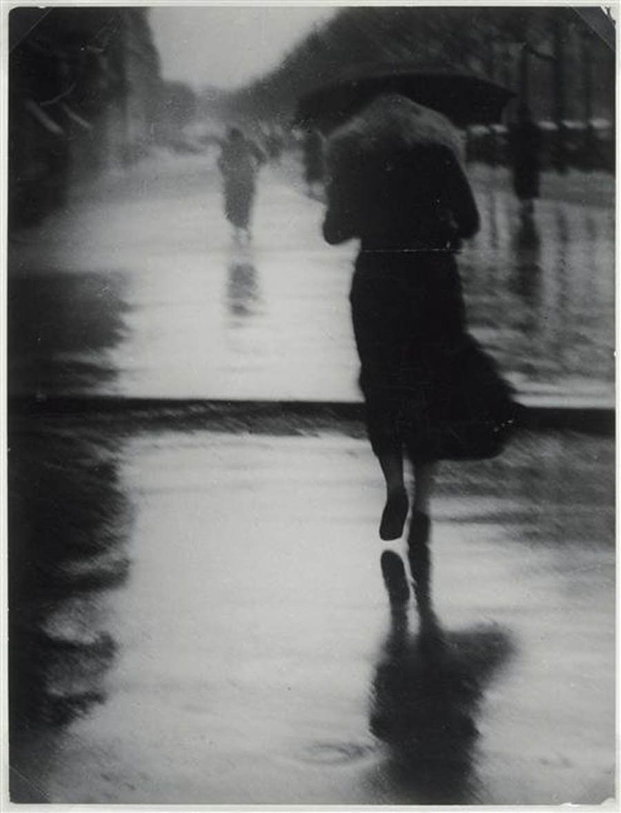 夜景摄影鼻祖夜巴黎黑白纪实摄影图集，大师布拉塞Brassai作品集欣赏