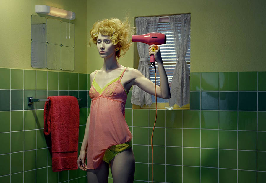 英国摄影师迈尔斯·奥尔德里奇Miles Aldridge超现实主义复古色彩时尚摄影作品图集欣赏