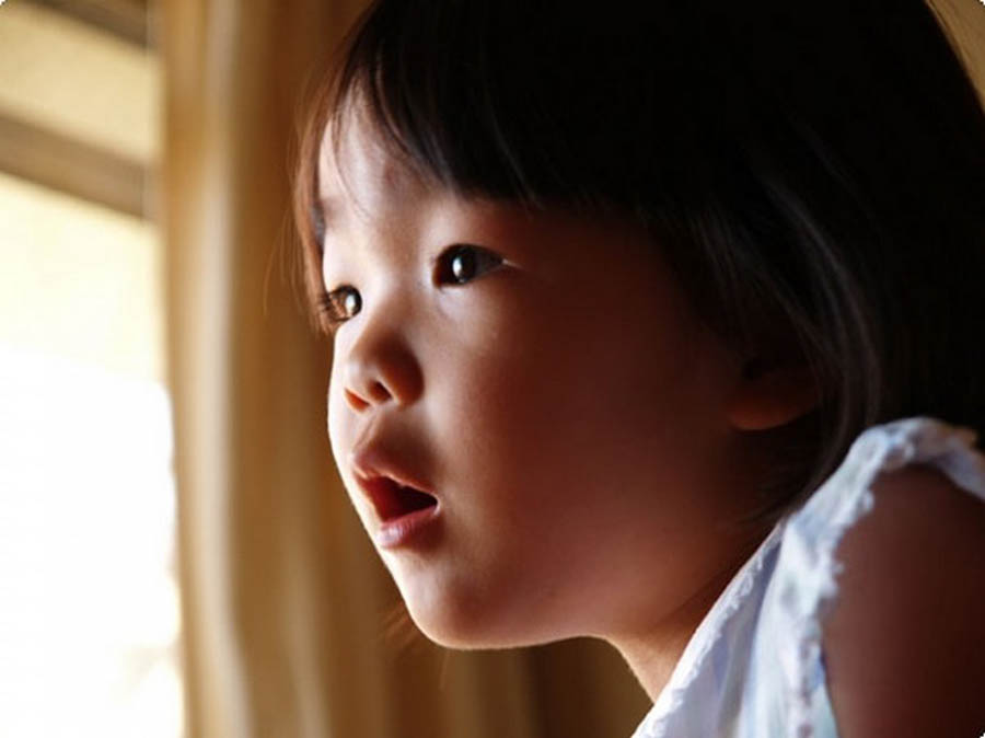 日系温馨家庭日记儿童生活摄影参考学习素材，日本摄影师森友治作品集欣赏