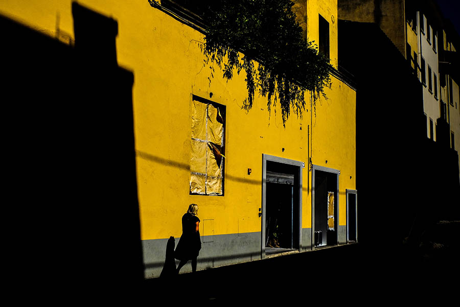 街头色彩光影构图光影艺术摄影图库，土耳其街头摄影大师Ilker Karaman作品集欣赏