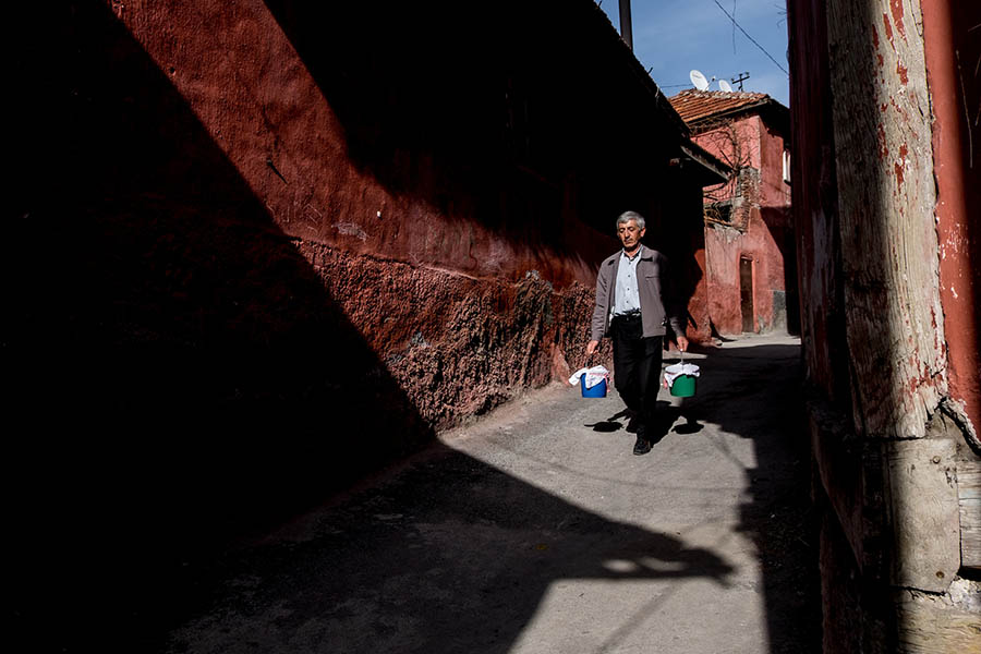 街头色彩光影构图光影艺术摄影图库，土耳其街头摄影大师Ilker Karaman作品集欣赏