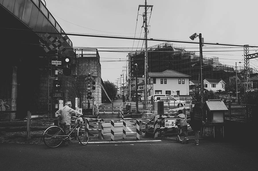 日本城市街头夜晚夜景色调胶片摄影图集，日本街头摄影师Masashi Wakui作品集欣赏