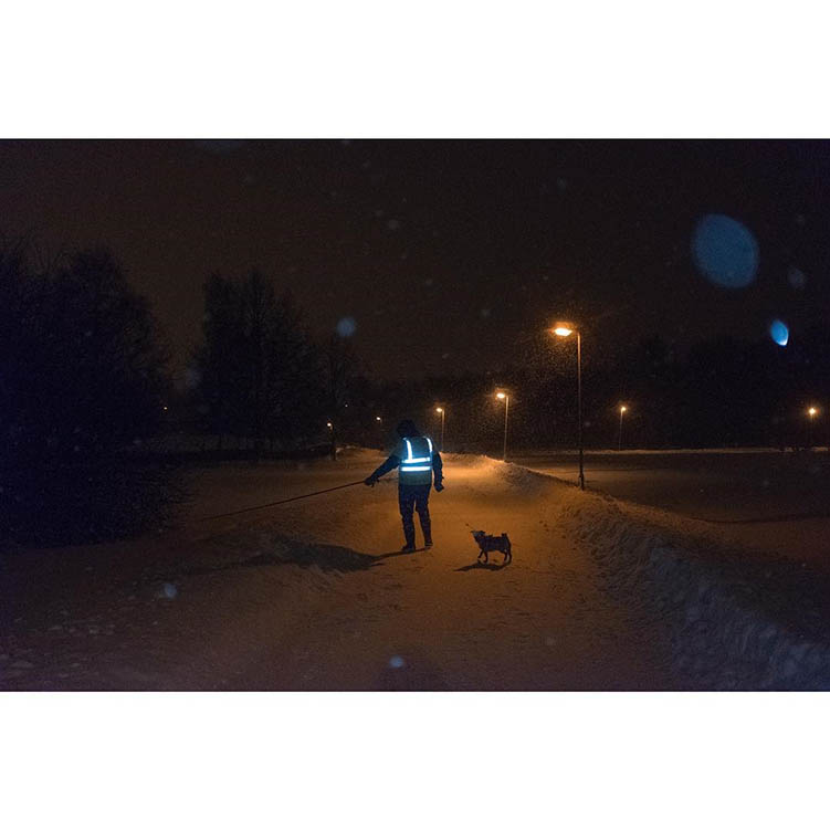 专注夜晚出没的摄影师浓浓的孤独感夜景人文纪实风光摄影作品图库，Simon Aslund作品集欣赏