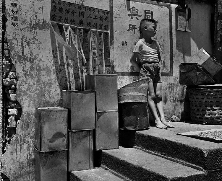 香港摄影大师导演何潘《香港回忆录》《昨日香港》《人生舞台》五六十年代黑白人文纪实摄影老照片作品集欣赏