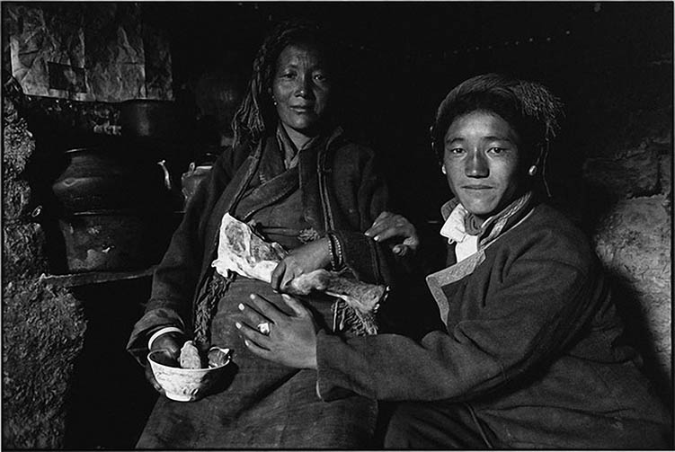 国内自由摄影师吕楠三部曲《被遗忘的人》《在路上》和《四季》西藏农民人文纪实摄影作品集欣赏