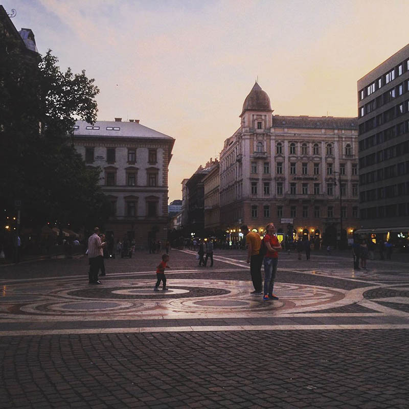 国外街头人文纪实街拍夜景摄影图集鉴赏，摄影师András Farkas作品集欣赏