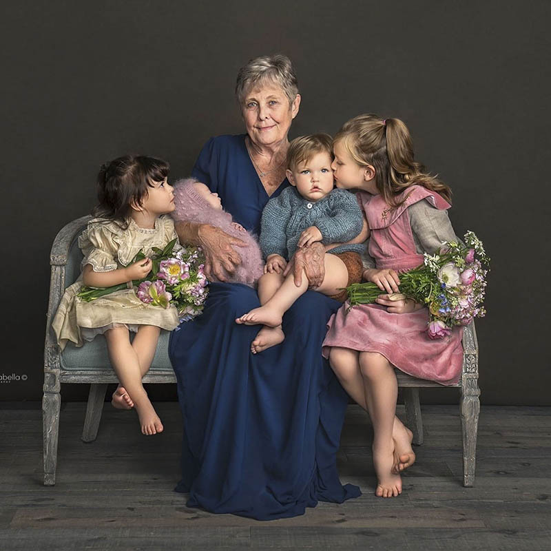 色彩浓郁的欧美油画风格新生儿宝宝、儿童、亲子家庭摄影图片欣赏，摄影师Noelle Mirabella作品素材