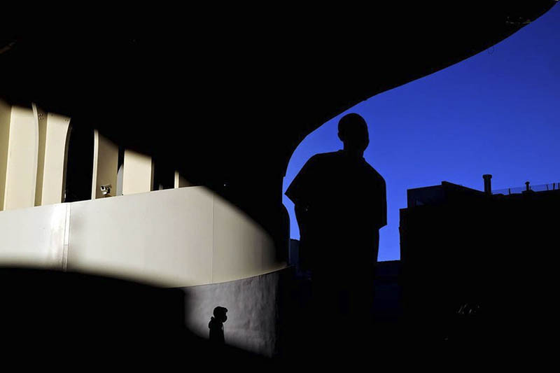 极简风格街头建筑光线阴影摄影作品集欣赏，西班牙摄影师Antonio E. Ojeda作品图片