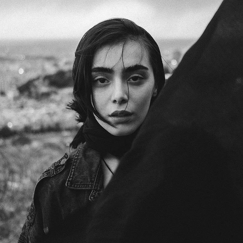 唯美气质美女情感黑白肖像人像摄影作品集欣赏，女摄影师Babak Fatholahi作品图片