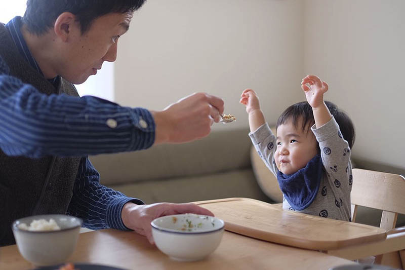 日系儿童家庭生活纪实摄影作品集图库欣赏，日本摄影师tommy作品