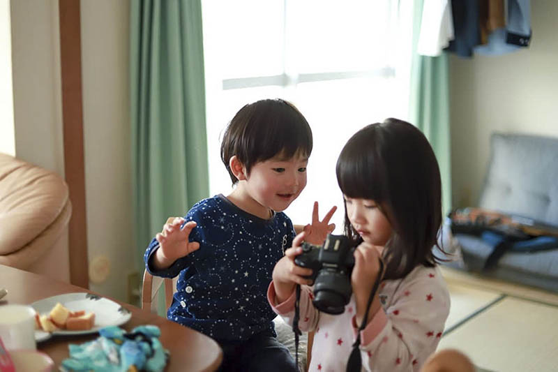 日系纪实家庭亲子、儿童写真摄影图片集图库欣赏，日本摄影师remita__camera作品