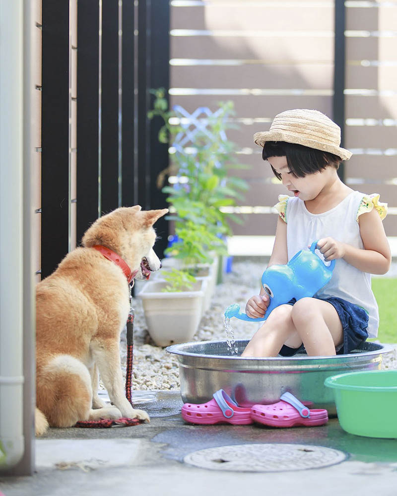 日系纪实姐妹儿童摄影集欣赏，日本家庭摄影师side_colorful作品图片