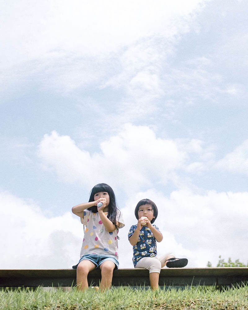 日系纪实姐弟儿童家庭亲子摄影作品集欣赏，日本摄影师touch作品
