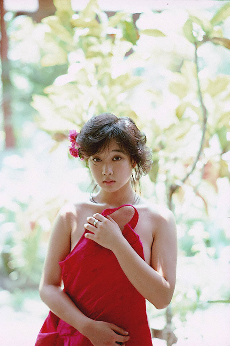 合集】2套216张日本女星川上麻衣子写真集《MAIKO KAWAKAMI》《暑い国夢