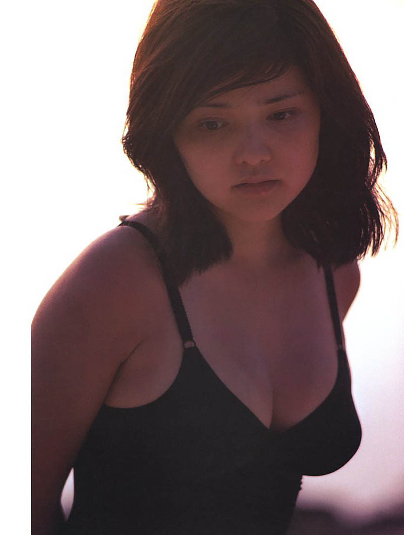 日本女星水泽亚纪写真集《AKI MIZUSAWA》