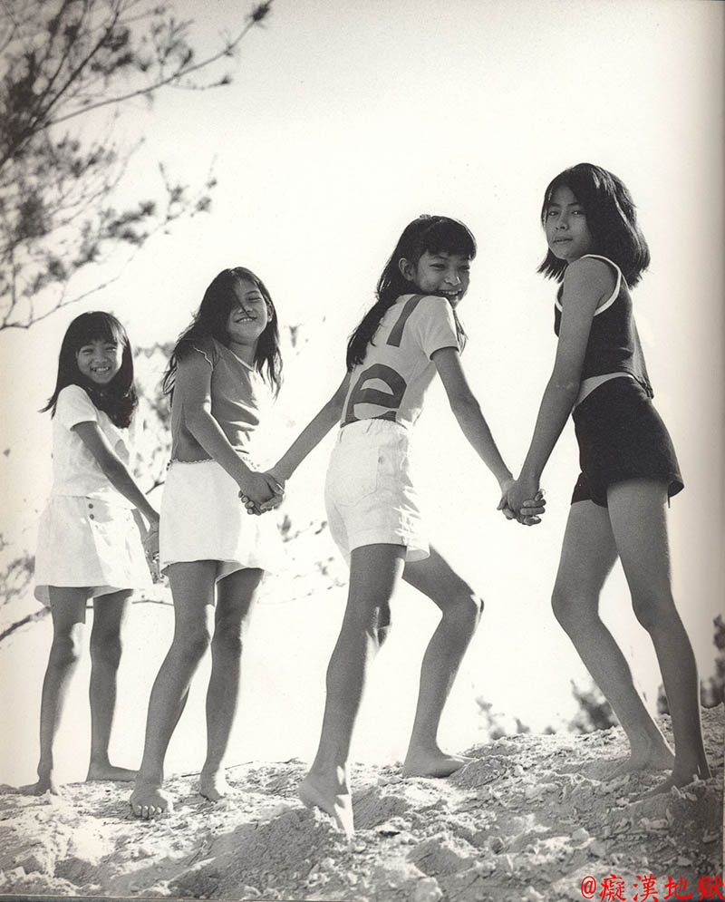 日本黑白儿童少女写真集《少女たちのオキナワ》 