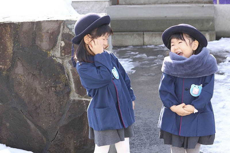 日系小清新纪实姐妹儿童摄影作品集欣赏，日本摄影师konatsumugi作品审美提升图片