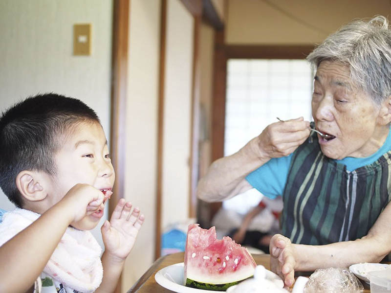 日本家庭纪实儿童摄影图库欣赏，日本摄影师suika_ig作品