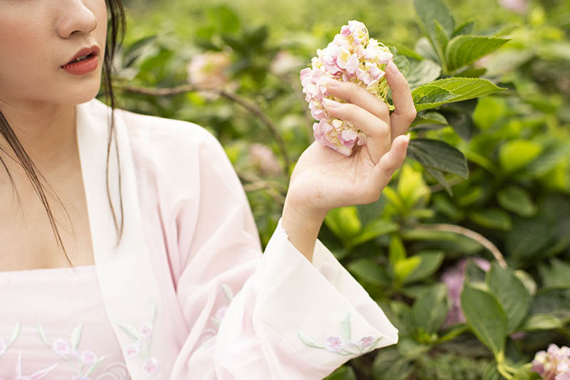 气质美女古装汉服桃花林写真raw未修原片，尼康单反相机NEF格式原图