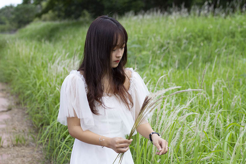 春天野外女孩小清新个人写真raw未修原片