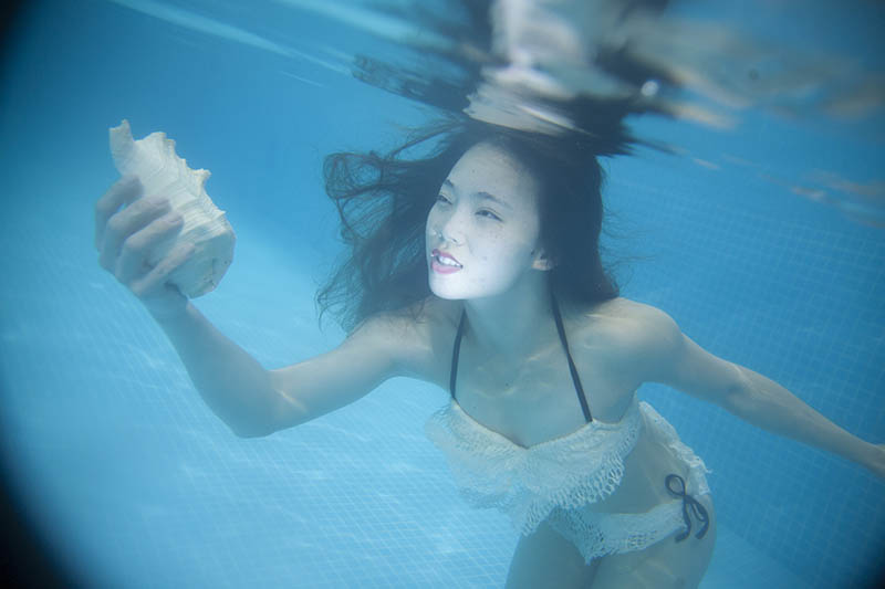 水下摄影白色内衣美女写真raw未修人像原片