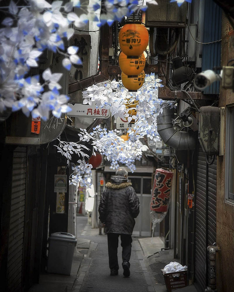 日本街头人文纪实摄影图片欣赏，摄影师Atsuyuki Nishida审美形象照摆姿提升素材
