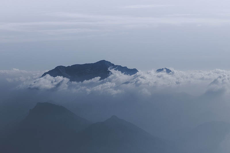 免费无版权高山流水摄影作品图集，可商用设计师宝藏图库CCO山脉风光高清图片素材