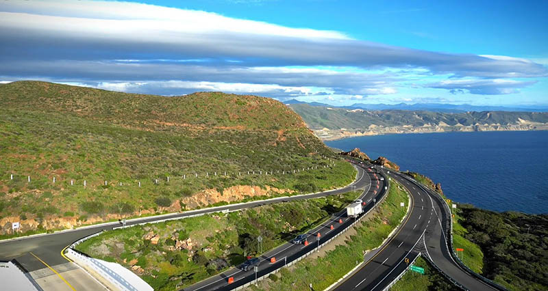 可商用公路视频素材大全合集下载，航拍自驾公路旅行风景马路无水印无版权短视频素材mp4格式