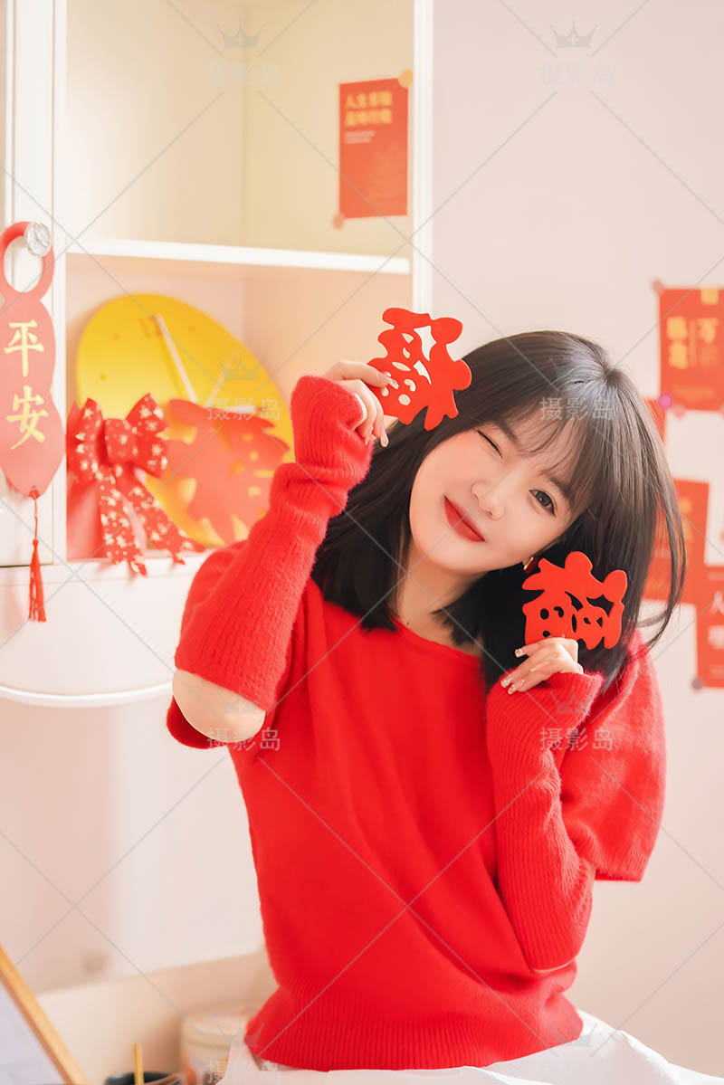 影楼居家室内拍摄红衣美女新年照写真样片