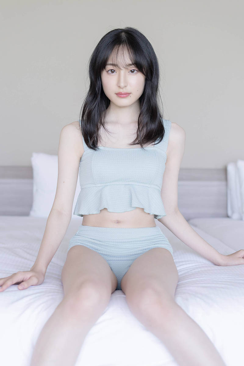 日本女歌手前女子组合AKB48 Team 8成员川原美咲（かわはら みさき）性感内衣写真集