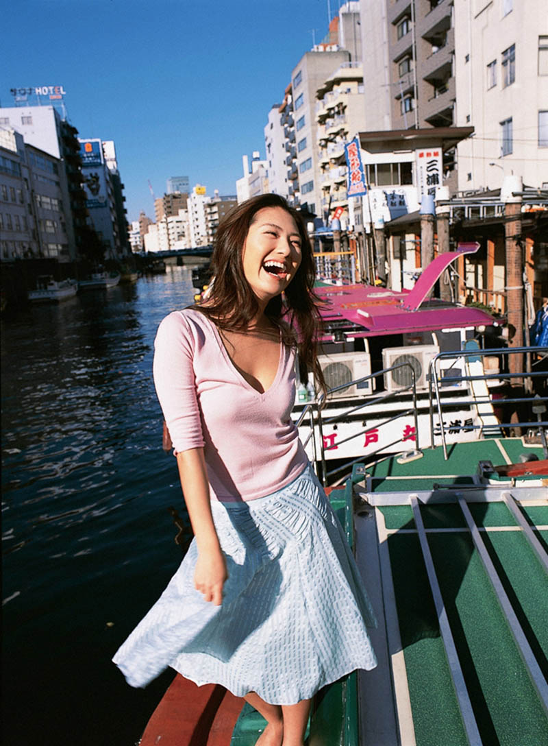 日本写真模特矢吹春奈性感内衣写真集《PRIVATE BEACH》《桟橋で待ち合わせ》