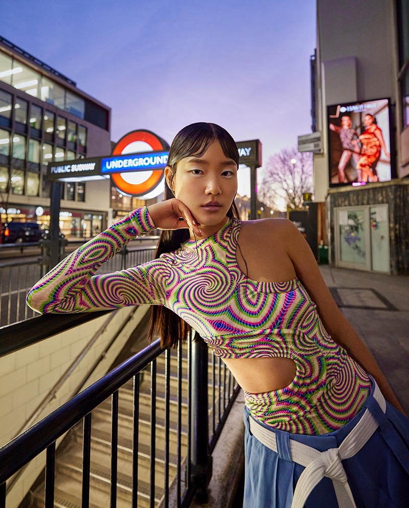 商业时尚时装气质女性人像摄影作品图片欣赏，英国摄影师Carla Guler作品审美提升素材