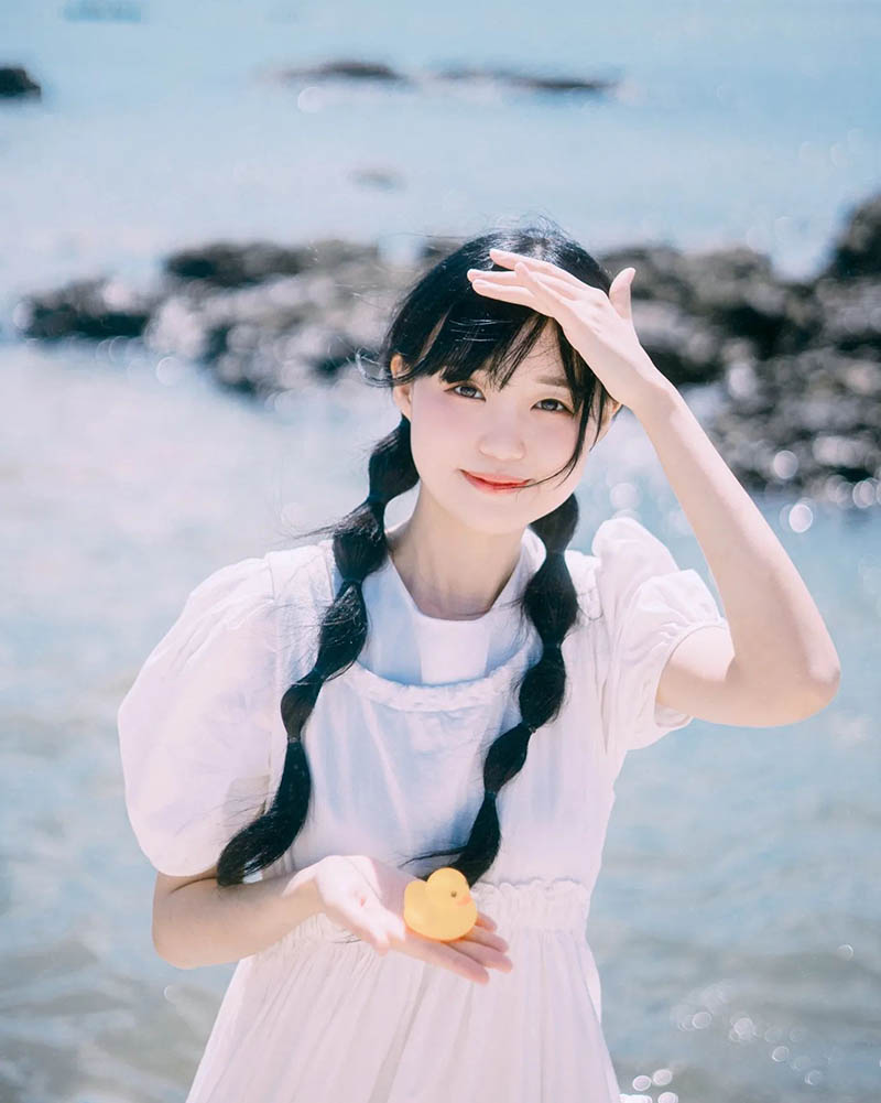 韩国美少女胶片人像摄影作品图片欣赏，韩国摄影师Daram_kk.daram审美提升素材
