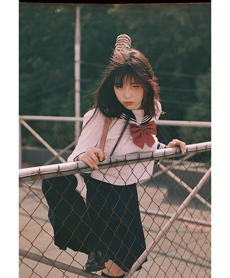 胶片风格少女写真人像摄影作品图片欣赏，韩国摄影师mu_gung审美提升素材