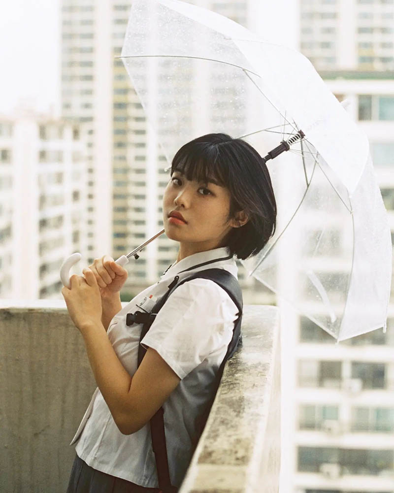 韩国少女胶片人像摄影作品图片欣赏，韩国摄影师red_si_playlist审美提升素材