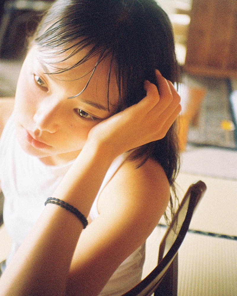韩国少女胶片人像摄影作品图片欣赏，韩国摄影师red_si_playlist审美提升素材