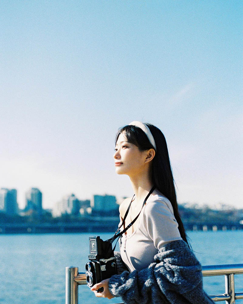 韩国少女胶片写真摄影作品图片欣赏，韩国摄影师poi_macaw审美提升素材